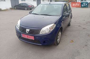 Хэтчбек Dacia Sandero 2009 в Калиновке