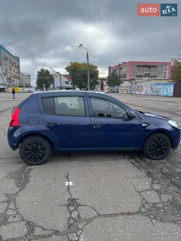 Хэтчбек Dacia Sandero 2009 в Броварах