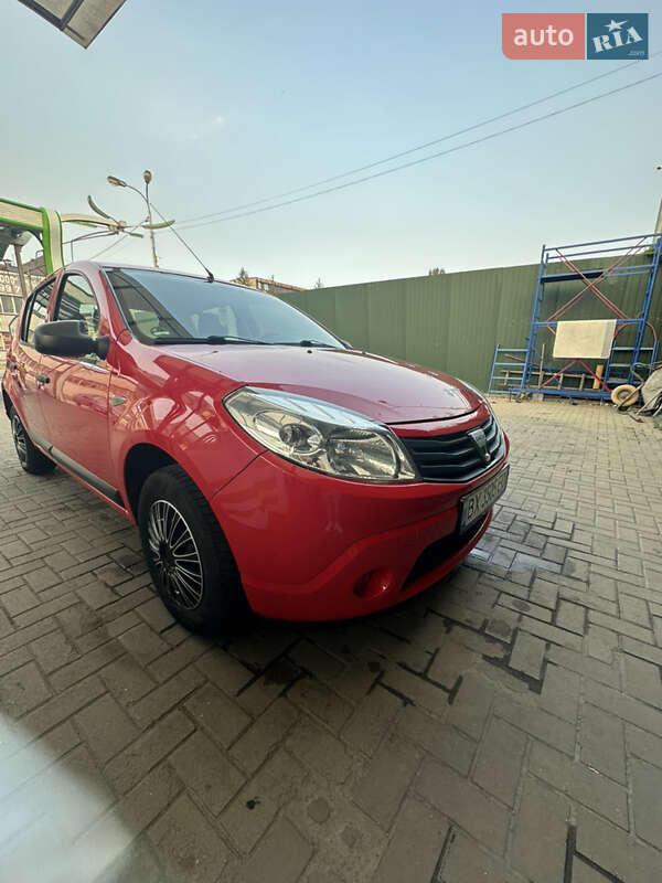 Хетчбек Dacia Sandero 2009 в Хмельницькому