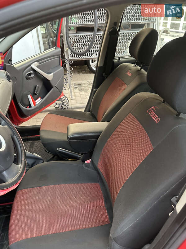 Хетчбек Dacia Sandero 2009 в Хмельницькому