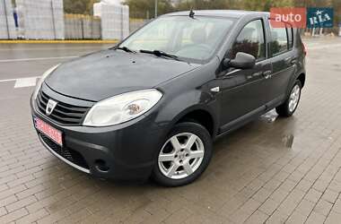 Хэтчбек Dacia Sandero 2009 в 