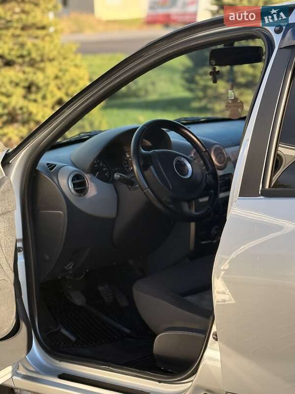 Хэтчбек Dacia Sandero 2009 в Кагарлыке фото 22 Хэтчбек Dacia Sandero 2009 в Кагарлыке