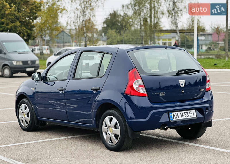 Хетчбек Dacia Sandero 2009 в Житомирі фото 5 Хетчбек Dacia Sandero 2009 в Житомирі