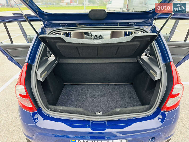 Хетчбек Dacia Sandero 2009 в Житомирі фото 20 Хетчбек Dacia Sandero 2009 в Житомирі