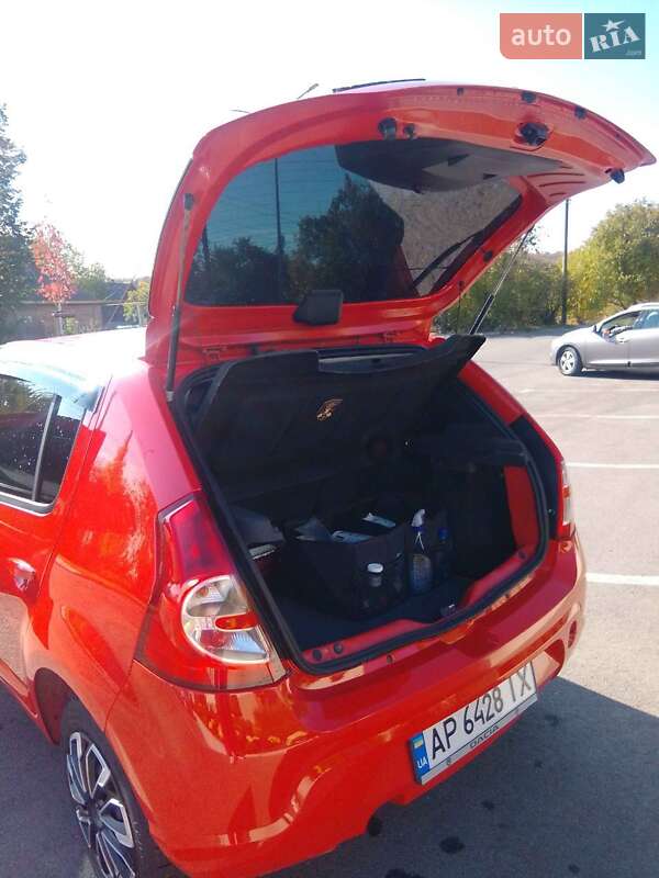 Хэтчбек Dacia Sandero 2009 в Запорожье фото 7 Хэтчбек Dacia Sandero 2009 в Запорожье