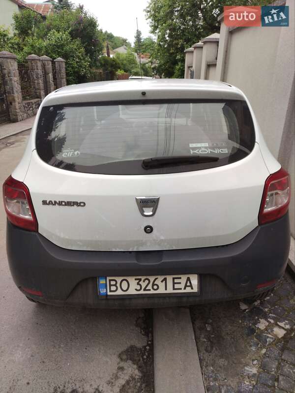 Хэтчбек Dacia Sandero 2016 в Львове