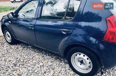 Хэтчбек Dacia Sandero 2009 в Кривом Роге