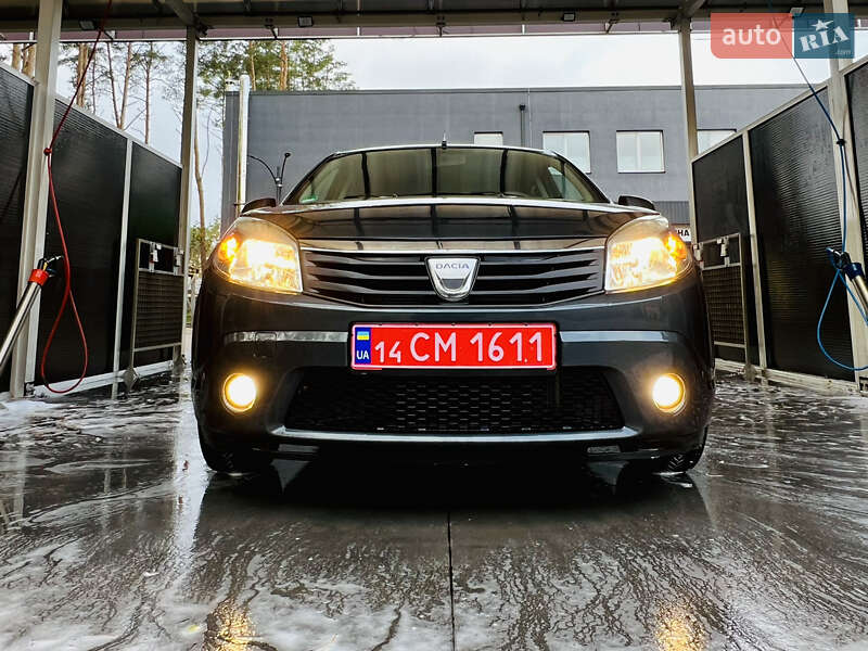 Хетчбек Dacia Sandero 2008 в Києві