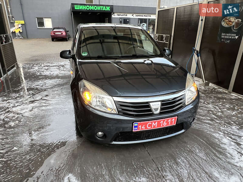 Хетчбек Dacia Sandero 2008 в Києві