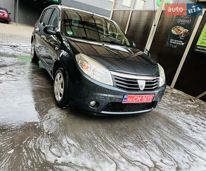 Хетчбек Dacia Sandero 2008 в Києві
