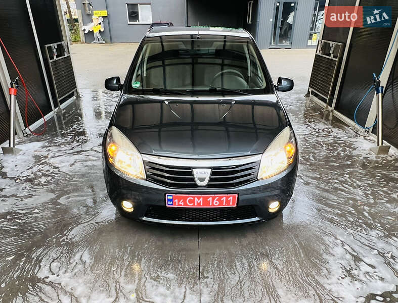 Хетчбек Dacia Sandero 2008 в Києві