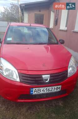 Хэтчбек Dacia Sandero 2009 в Виннице