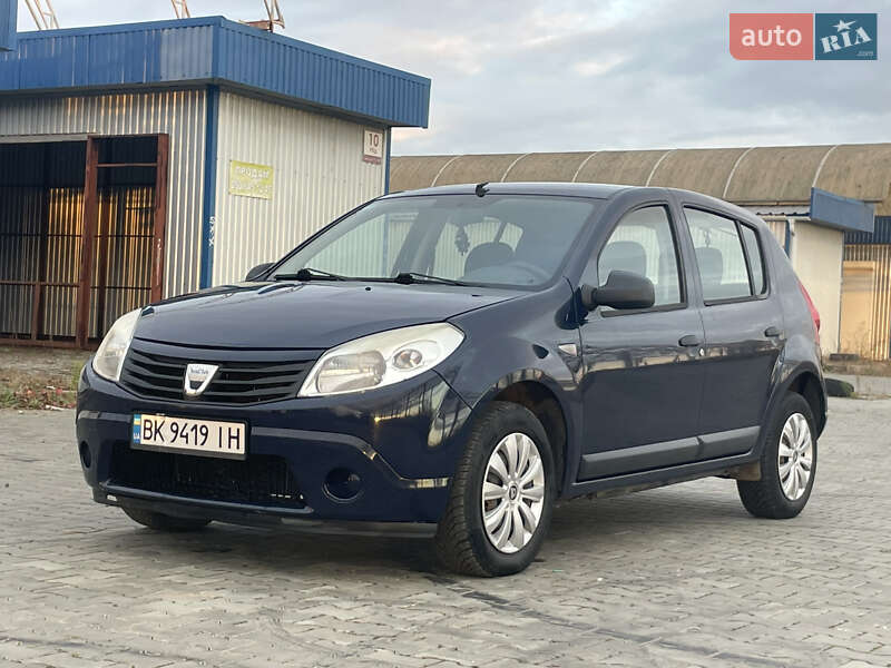 Хетчбек Dacia Sandero 2010 в Луцьку