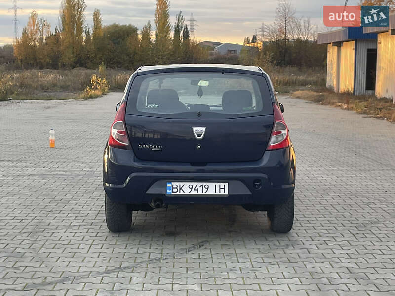 Хетчбек Dacia Sandero 2010 в Луцьку