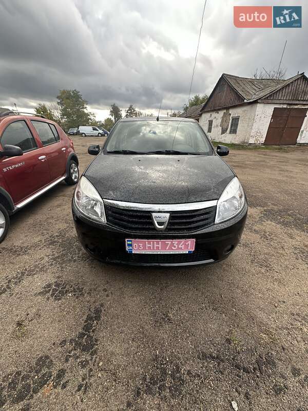 Dacia Sandero 2011