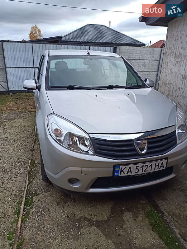 Хэтчбек Dacia Sandero 2012 в Кагарлыке фото Хэтчбек Dacia Sandero 2012 в Кагарлыке