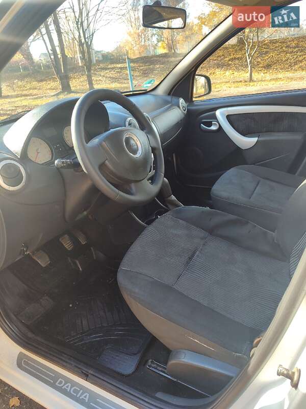 Хетчбек Dacia Sandero 2009 в Дніпрі