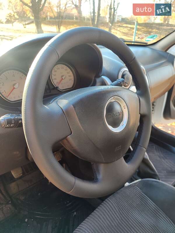 Хетчбек Dacia Sandero 2009 в Дніпрі