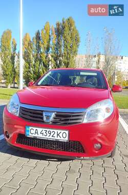 Хэтчбек Dacia Sandero 2011 в Черкассах