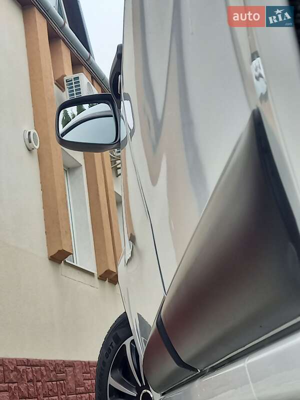 Хэтчбек Dacia Sandero 2009 в Самборе фото 37 Хэтчбек Dacia Sandero 2009 в Самборе