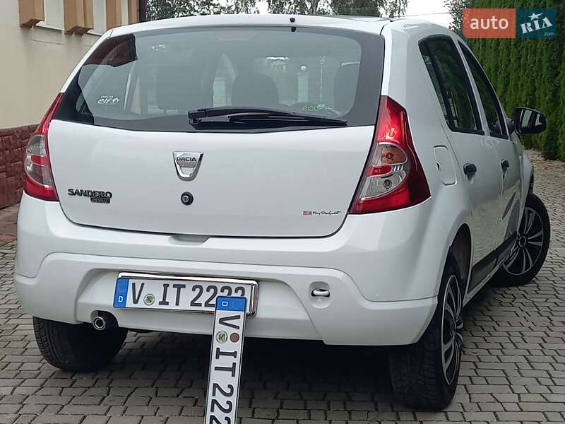 Хэтчбек Dacia Sandero 2009 в Самборе фото 45 Хэтчбек Dacia Sandero 2009 в Самборе
