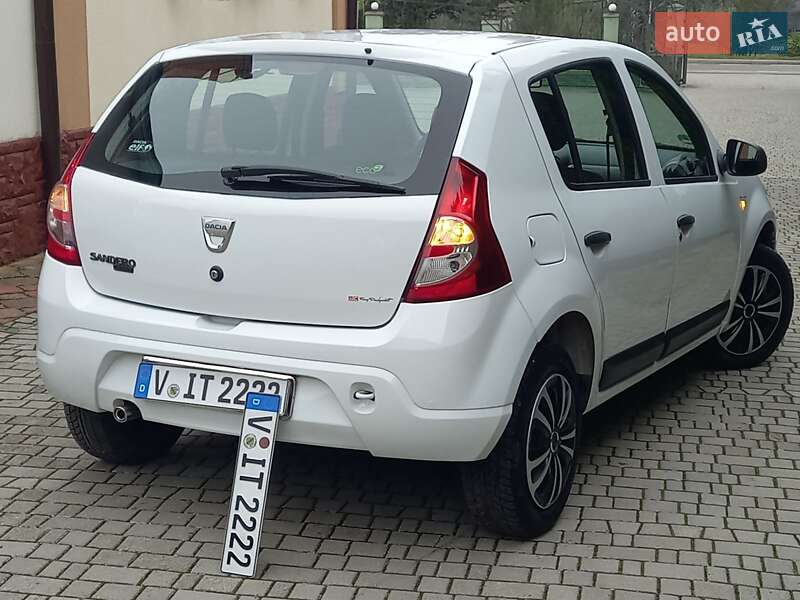 Хэтчбек Dacia Sandero 2009 в Самборе фото 49 Хэтчбек Dacia Sandero 2009 в Самборе
