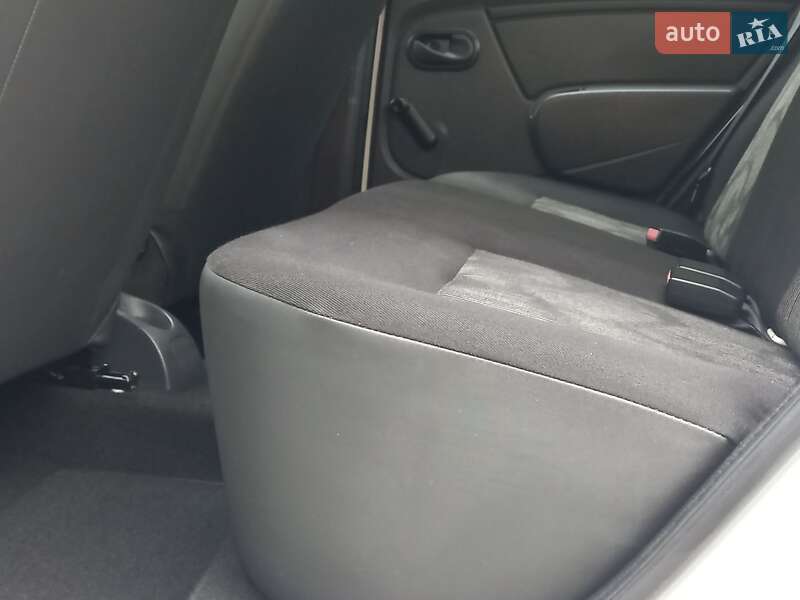 Хэтчбек Dacia Sandero 2009 в Самборе фото 59 Хэтчбек Dacia Sandero 2009 в Самборе