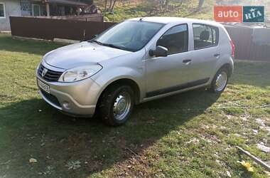 Хэтчбек Dacia Sandero 2010 в Борщеве