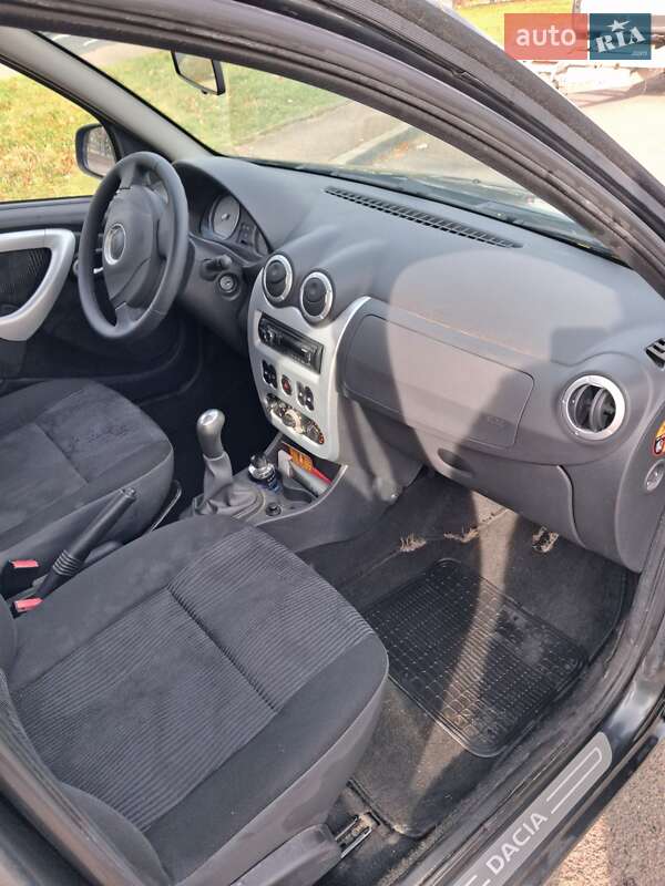 Хэтчбек Dacia Sandero 2011 в Львове