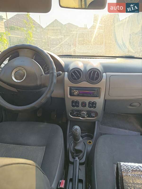 Хетчбек Dacia Sandero 2009 в Запоріжжі фото 3 Хетчбек Dacia Sandero 2009 в Запоріжжі