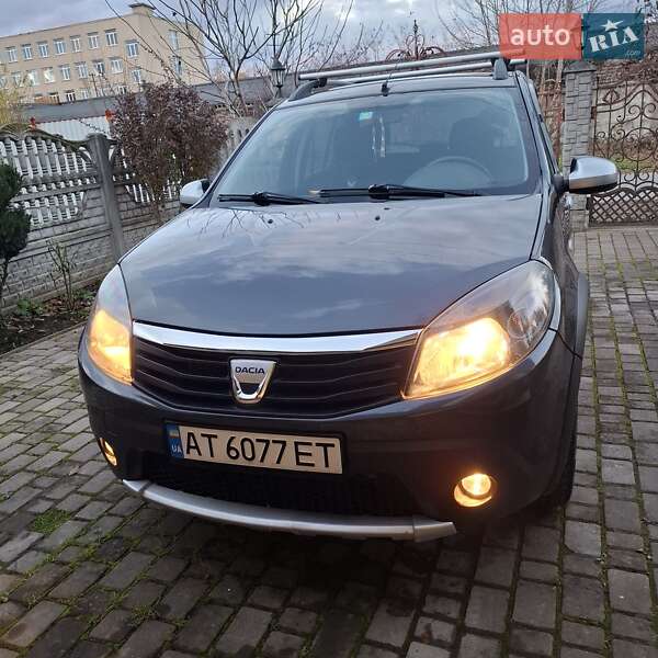 Хетчбек Dacia Sandero 2011 в Івано-Франківську