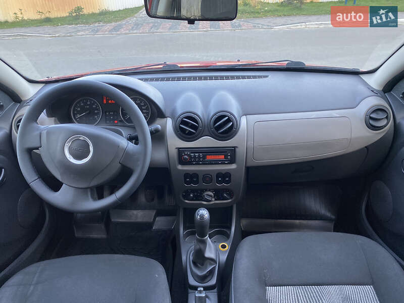 Хэтчбек Dacia Sandero 2010 в Киеве