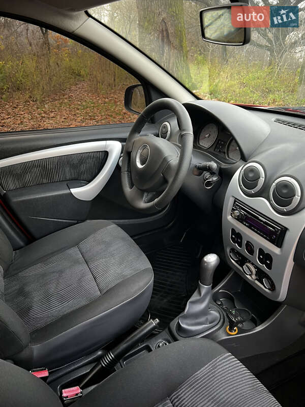 Хэтчбек Dacia Sandero 2009 в Сумах фото 14 Хэтчбек Dacia Sandero 2009 в Сумах
