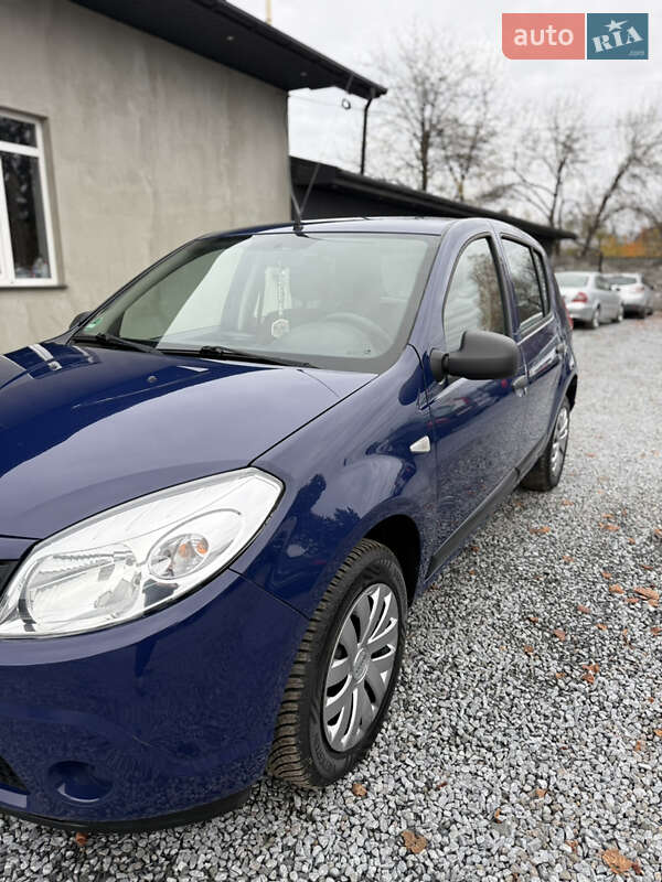 Хетчбек Dacia Sandero 2009 в Луцьку фото 37 Хетчбек Dacia Sandero 2009 в Луцьку