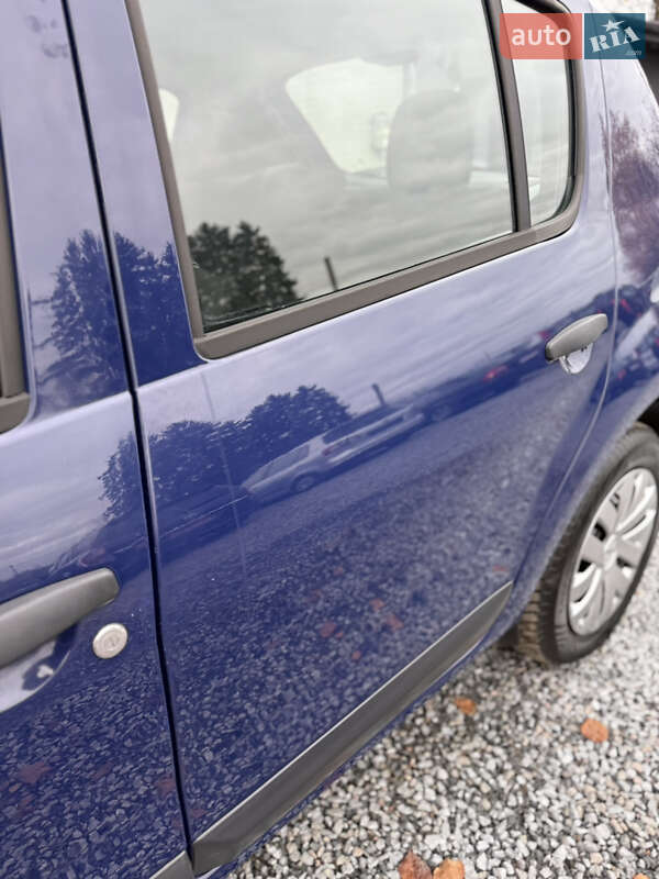 Хетчбек Dacia Sandero 2009 в Луцьку фото 57 Хетчбек Dacia Sandero 2009 в Луцьку