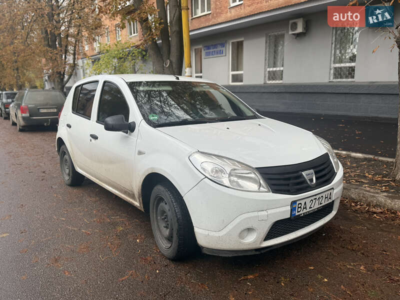 Хэтчбек Dacia Sandero 2009 в Александрие