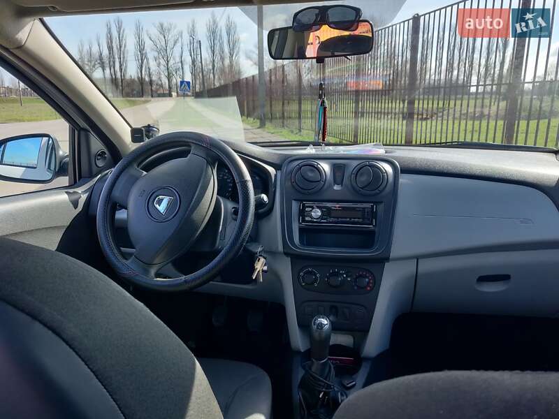 Хэтчбек Dacia Sandero 2013 в Луцке