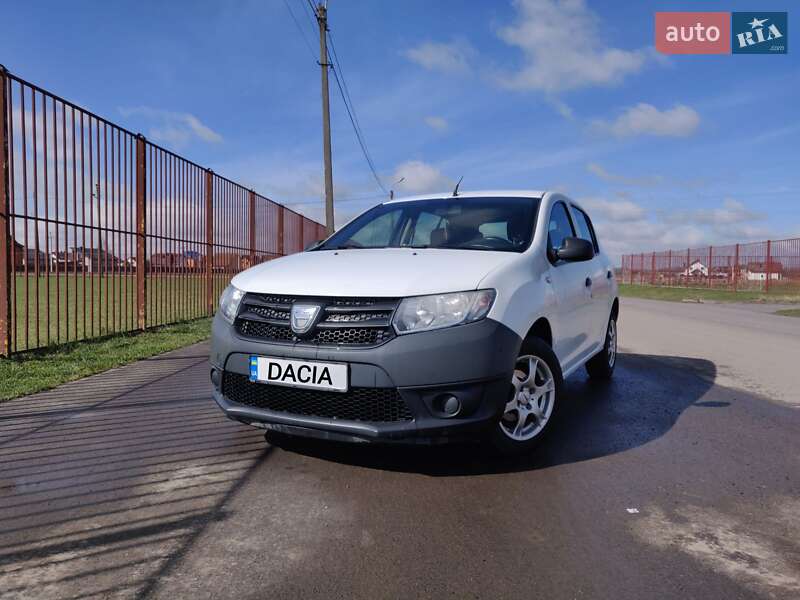 Хэтчбек Dacia Sandero 2013 в Луцке
