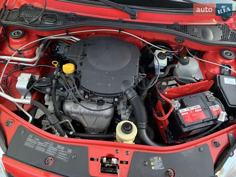 Хетчбек Dacia Sandero 2008 в Чернігові