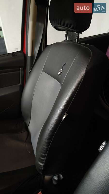 Хетчбек Dacia Sandero 2009 в Тернополі