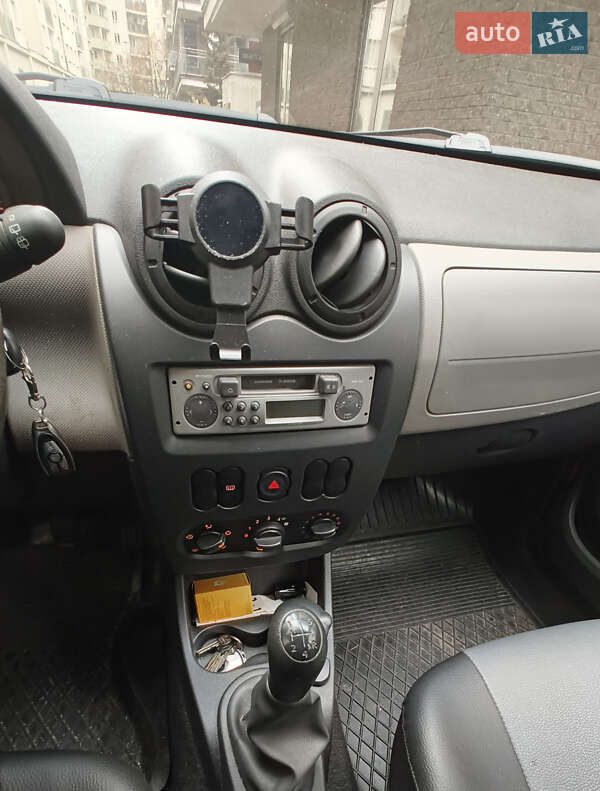 Хетчбек Dacia Sandero 2009 в Тернополі