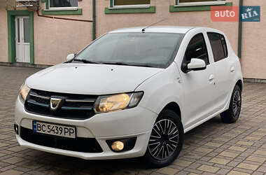 Хэтчбек Dacia Sandero 2016 в Стрые