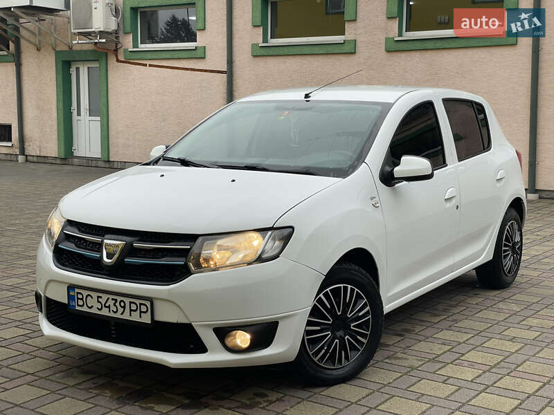 Хэтчбек Dacia Sandero 2016 в Стрые