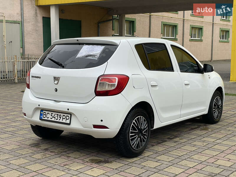Хэтчбек Dacia Sandero 2016 в Стрые