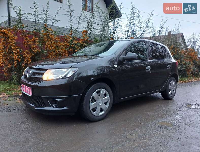 Хетчбек Dacia Sandero 2013 в Луцьку