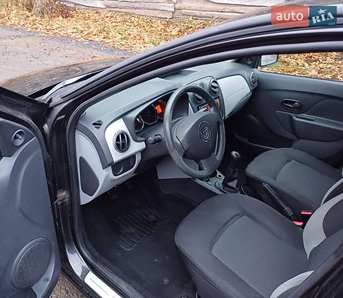 Хетчбек Dacia Sandero 2013 в Луцьку