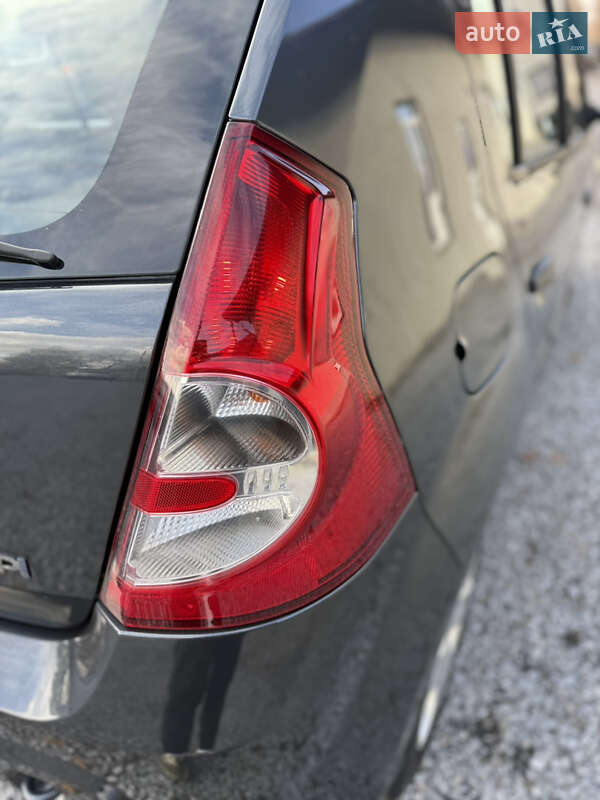 Хэтчбек Dacia Sandero 2009 в Луцке фото 29 Хэтчбек Dacia Sandero 2009 в Луцке