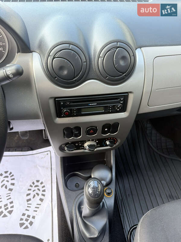 Хэтчбек Dacia Sandero 2009 в Луцке фото 114 Хэтчбек Dacia Sandero 2009 в Луцке