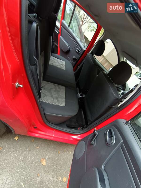 Хетчбек Dacia Sandero 2009 в Києві