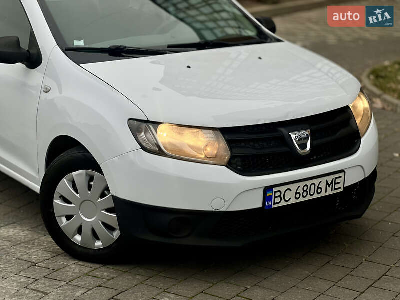 Хэтчбек Dacia Sandero 2015 в Ивано-Франковске